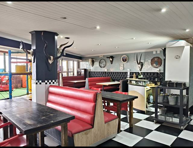 188M² RETAIL FOR SALE IN JEFFREYS BAY CENTRAL